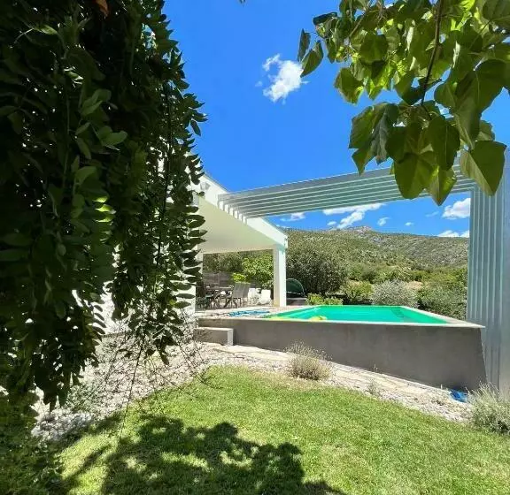 Villa Mona