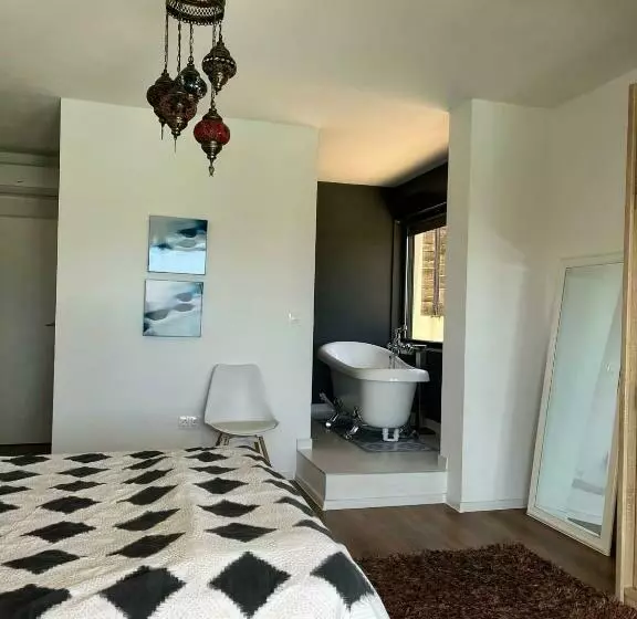 Villa Mona