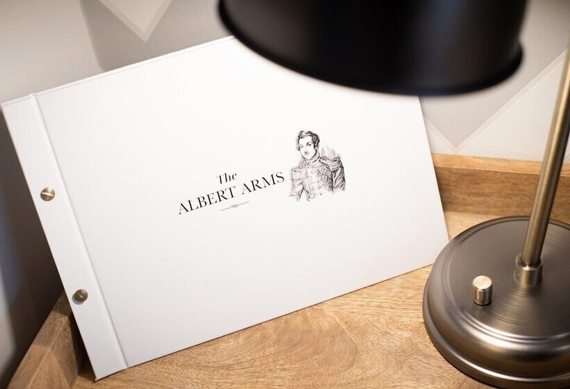 ホテル Albert Arms