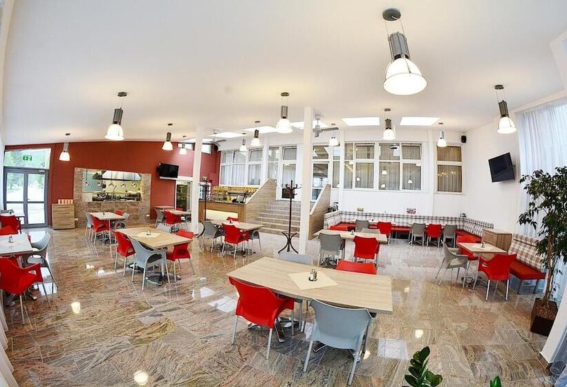 בית מלון כפרי Alexandra šport