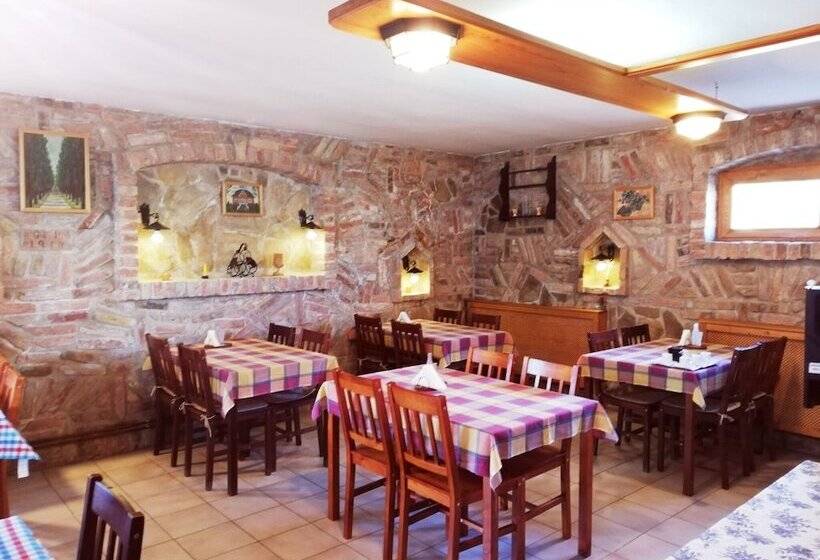 فندق Amadeus Villa