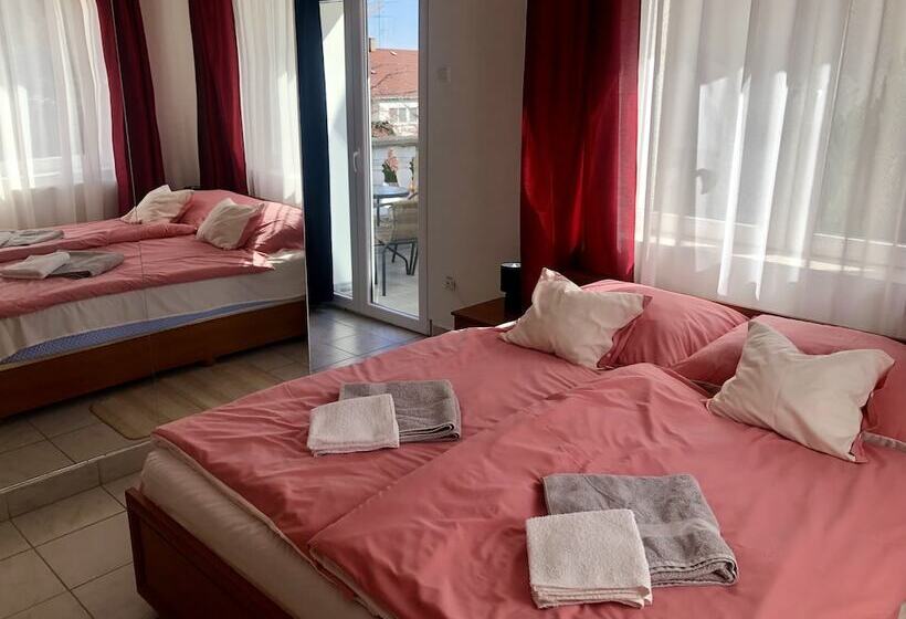 فندق Amadeus Villa