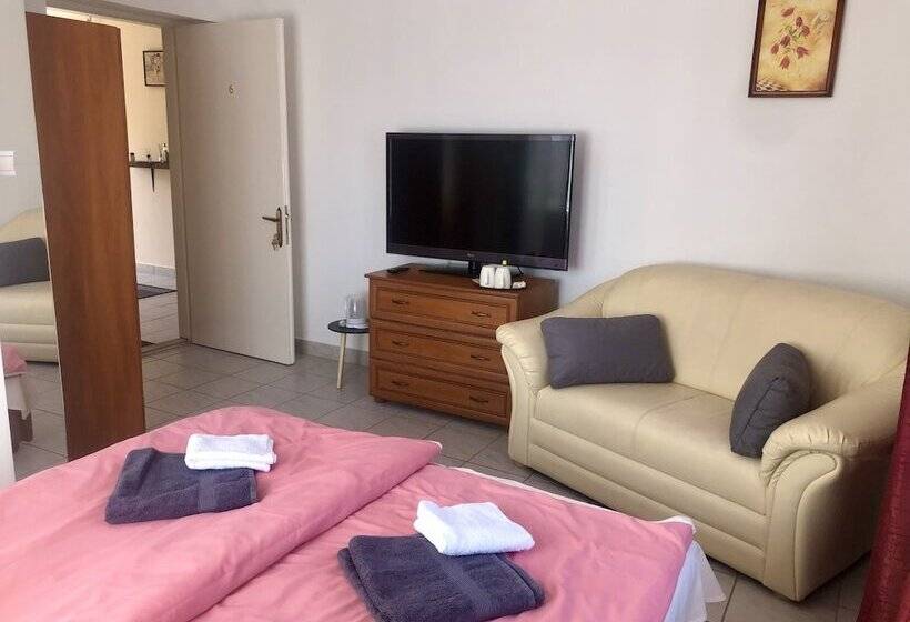 فندق Amadeus Villa