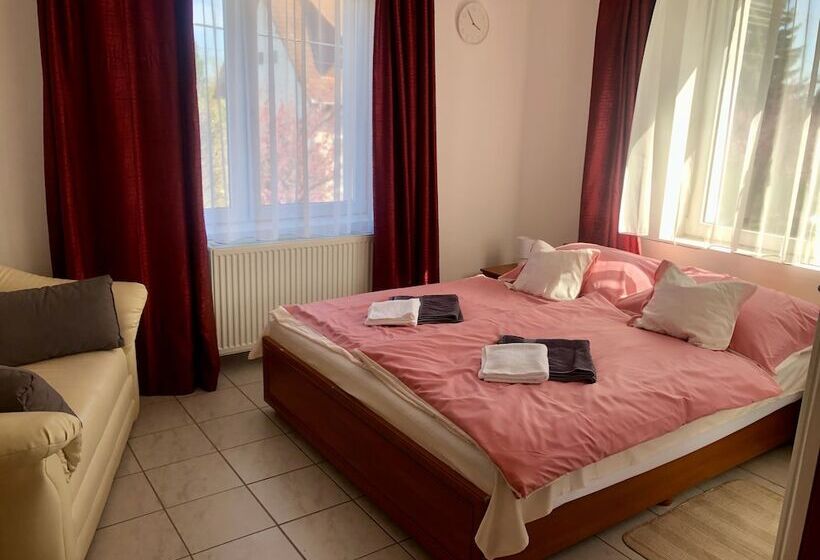 فندق Amadeus Villa