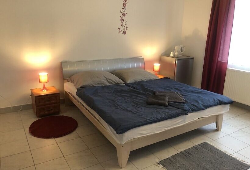 فندق Amadeus Villa