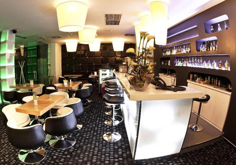 Business Hotel Astrum Laus