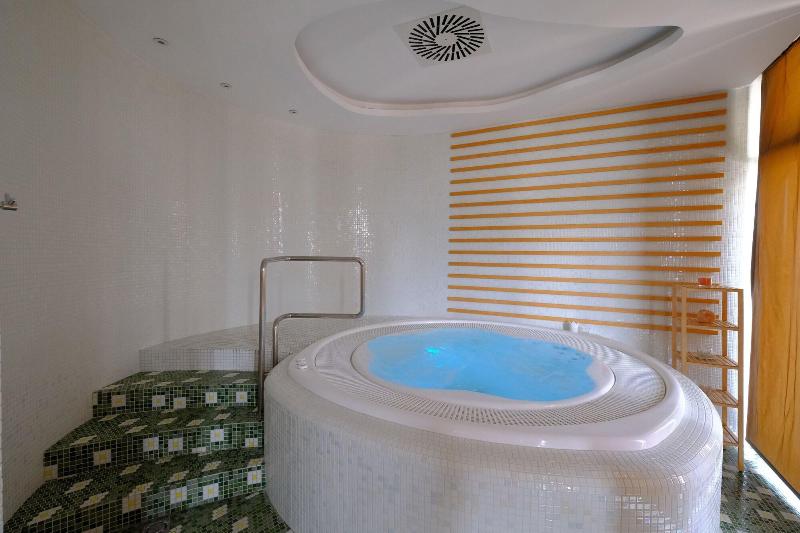 Business Hotel Astrum Laus