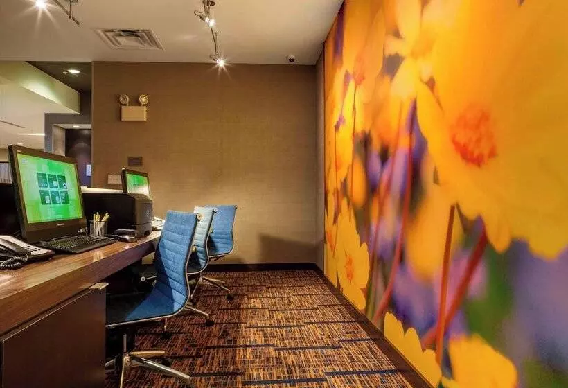 Отель Courtyard By Marriott Indianapolis Noblesville