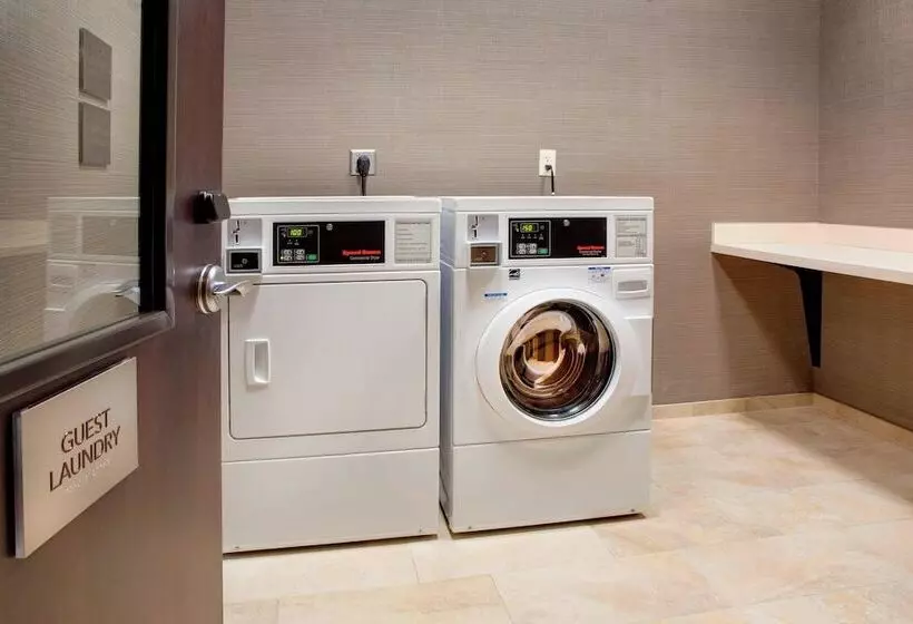 Отель Courtyard By Marriott Indianapolis Noblesville