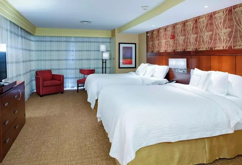 Отель Courtyard By Marriott Indianapolis Noblesville