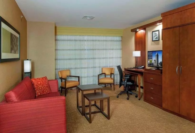 Отель Courtyard By Marriott Indianapolis Noblesville