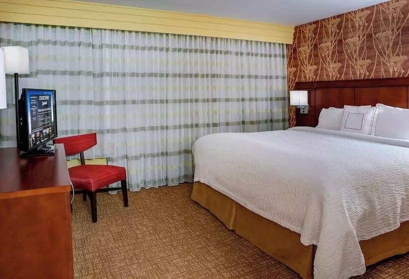 Отель Courtyard By Marriott Indianapolis Noblesville