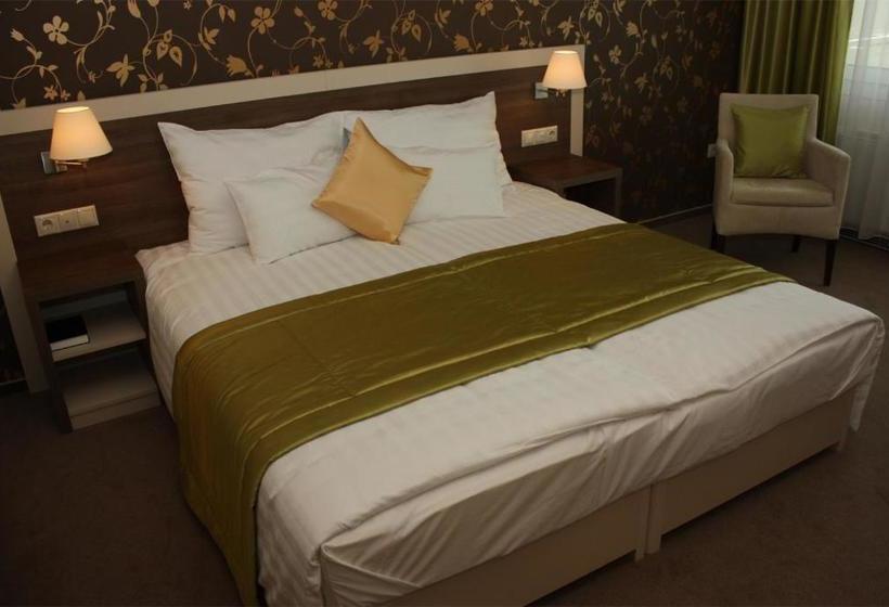 Отель Európa Gunaras