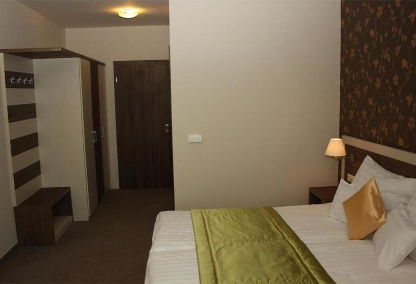 Отель Európa Gunaras