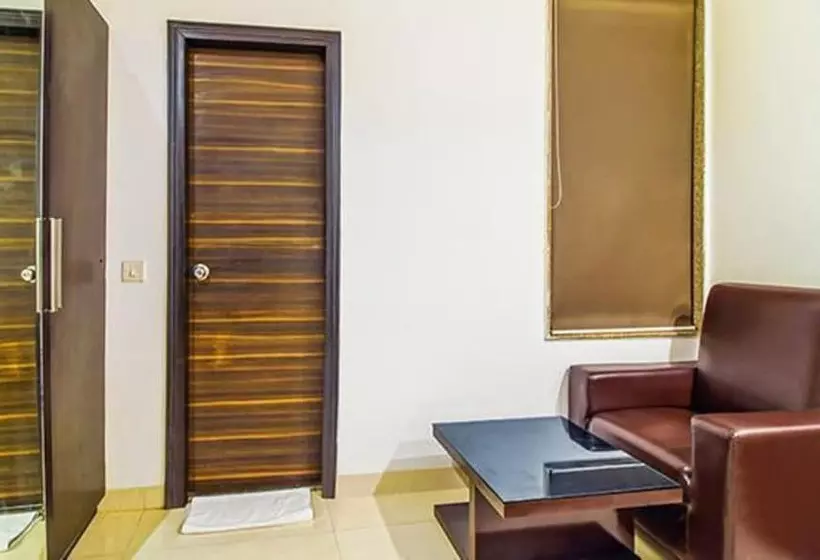 Fabhotel Transit Delhi Airport