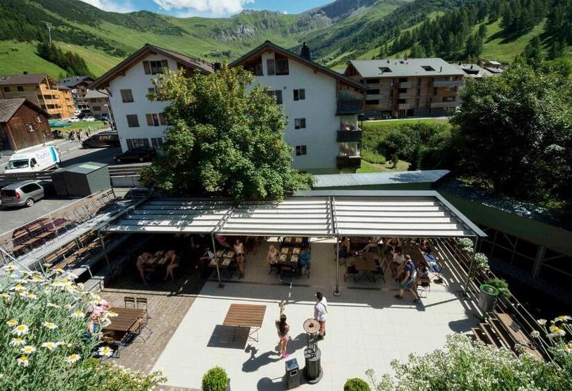 هتل Falknerei Galina