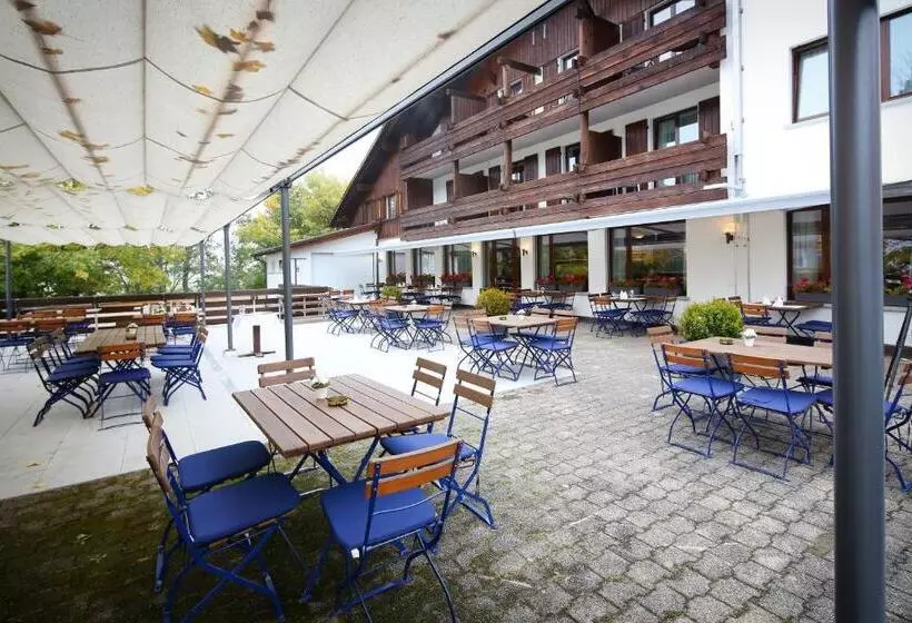 هتل Falknerei Galina