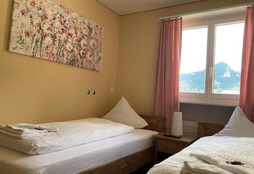 هتل Falknerei Galina