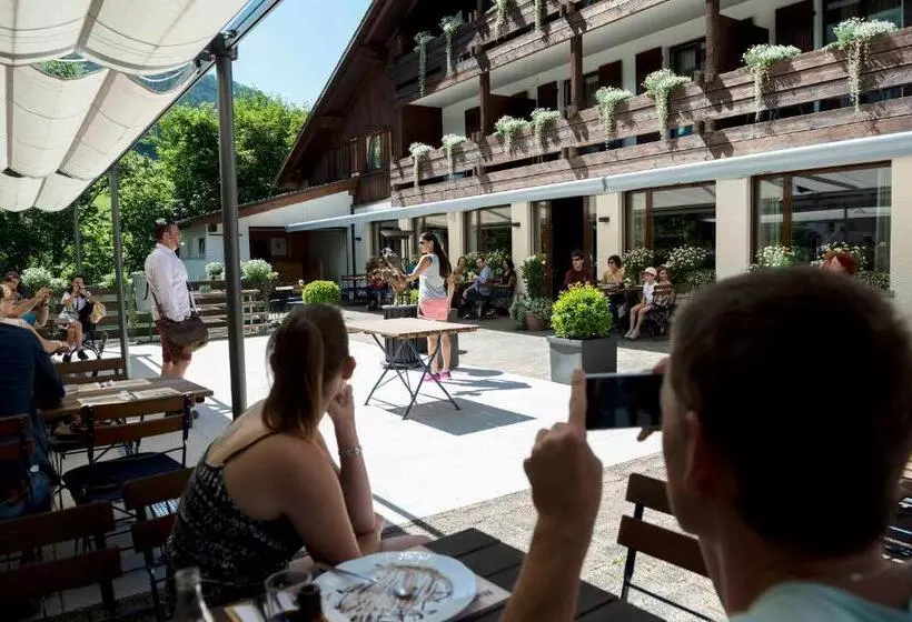 هتل Falknerei Galina