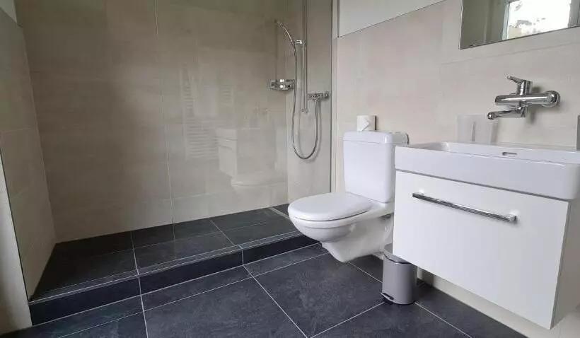 هتل Falknerei Galina