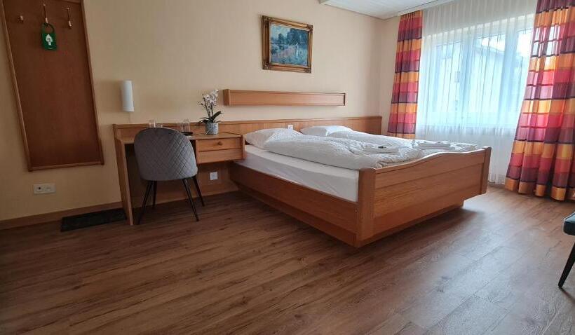 هتل Falknerei Galina