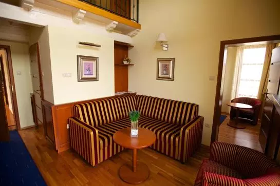 Отель Forest Hills Golf & Country Club