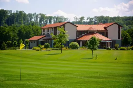 Отель Forest Hills Golf & Country Club