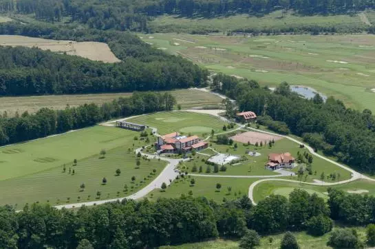 Отель Forest Hills Golf & Country Club