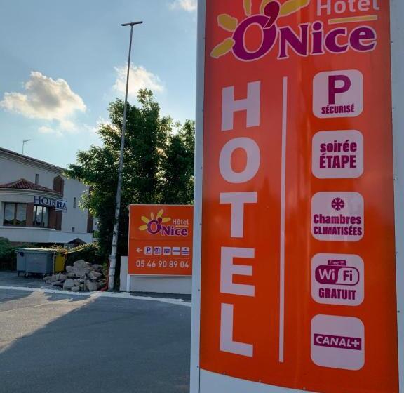 בית מלון כפרי Hôtel O'nice Saintes