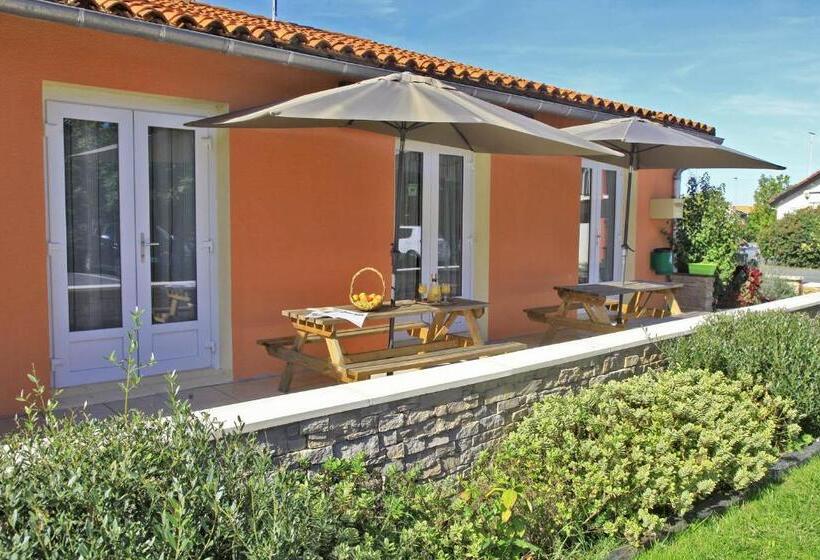 בית מלון כפרי Hôtel O'nice Saintes