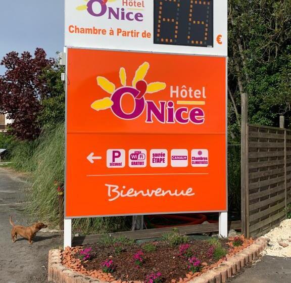 בית מלון כפרי Hôtel O'nice Saintes