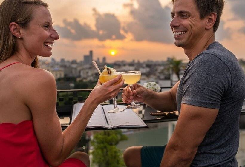 La Nueva Boutique Hotel Hanoi & Spa