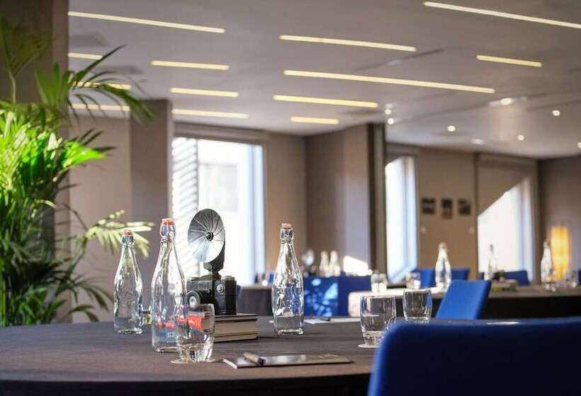 فندق Montcalm East, Autograph Collection