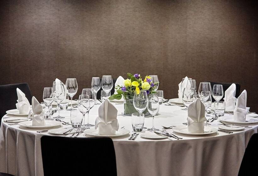 فندق Montcalm East, Autograph Collection