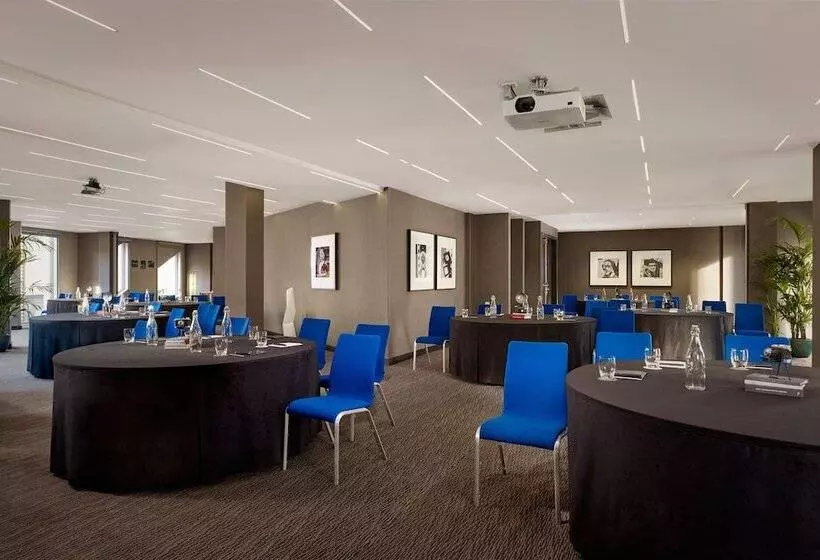 酒店 Montcalm East, Autograph Collection