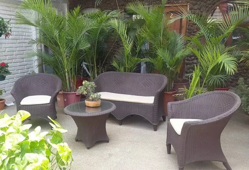 هتل Mybeststay Piedra Del Mar