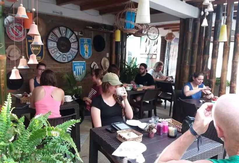 هتل Mybeststay Piedra Del Mar