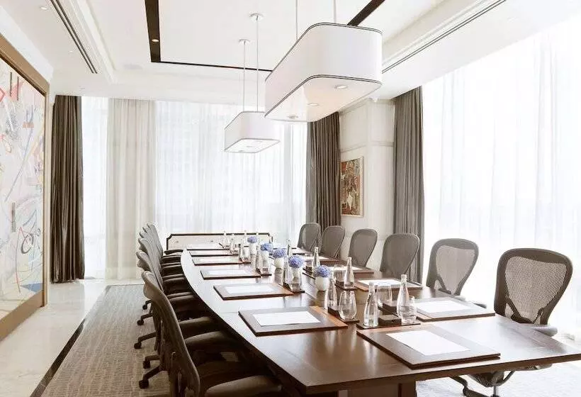 Hotel Raffles Makati