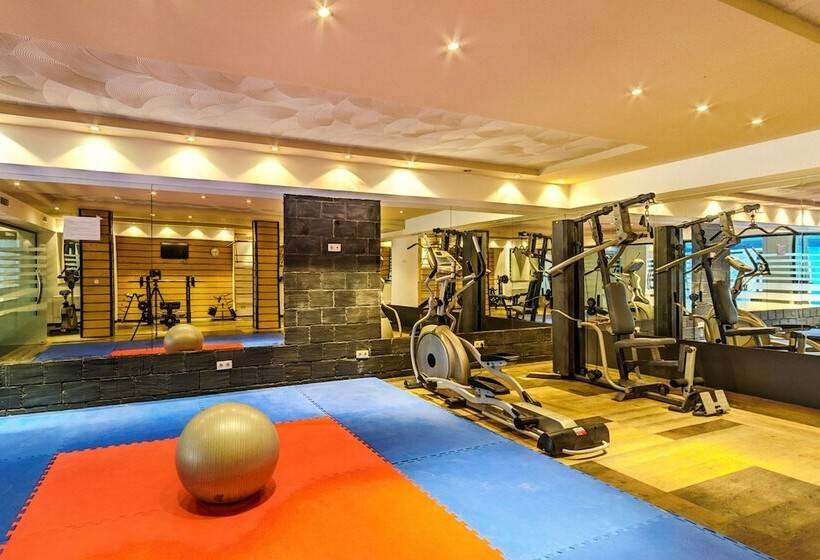 בית מלון כפרי Saint George Palace Apart