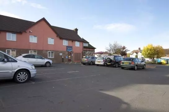 בית מלון כפרי Travelodge Bromsgrove Marlbrook