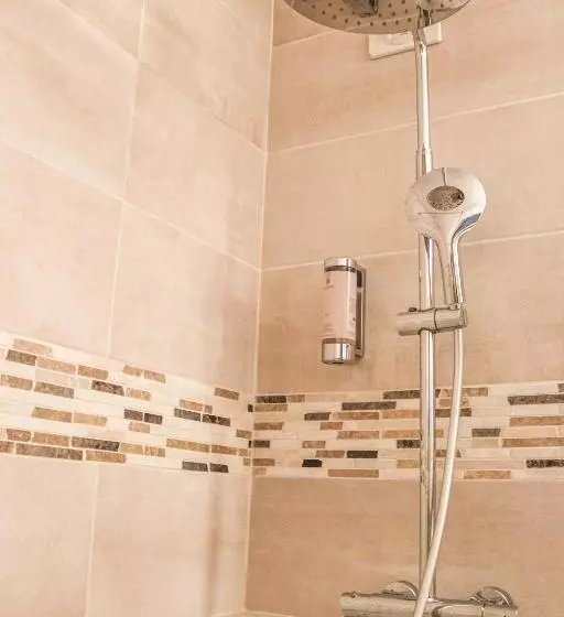 Logis La Bastide De Grignan Hotel & Restaurant La Chênaie