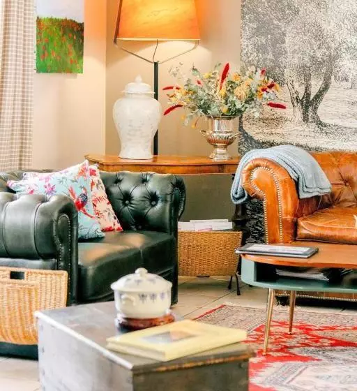 Logis La Bastide De Grignan Hotel & Restaurant La Chênaie