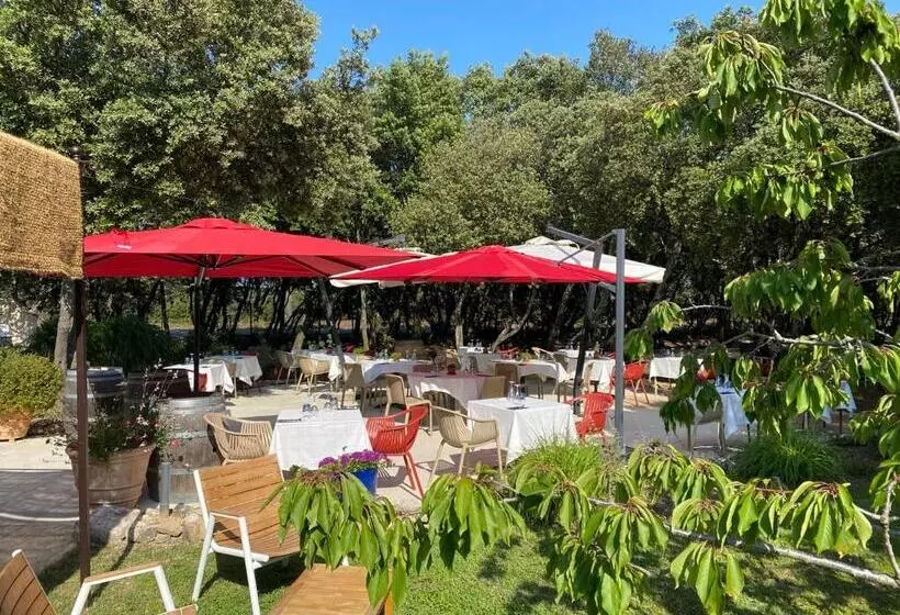 Logis La Bastide De Grignan Hotel & Restaurant La Chênaie