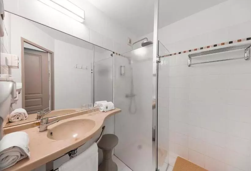 Logis La Bastide De Grignan Hotel & Restaurant La Chênaie