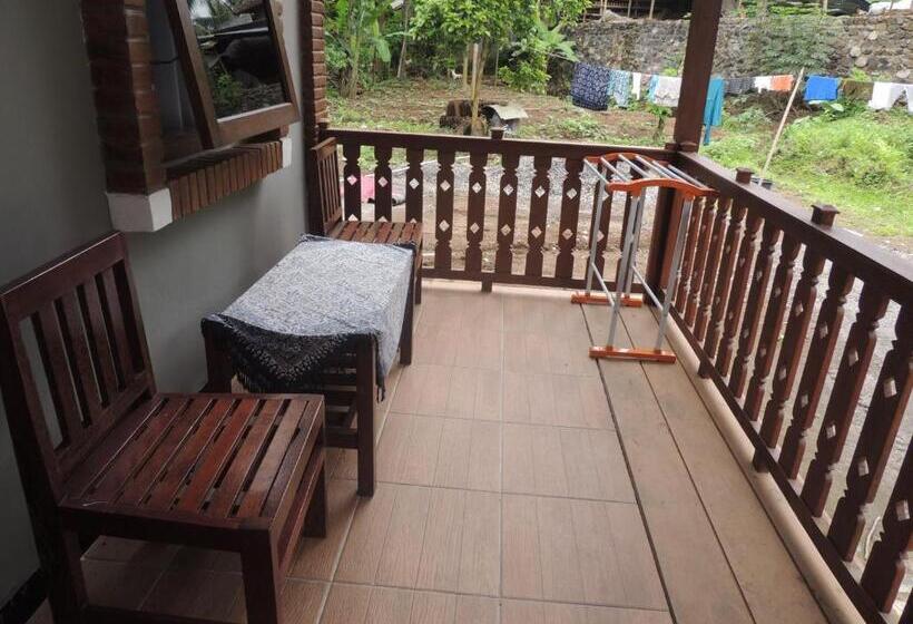 호텔 Anang Bed & Breakfast Syariah By Ndalem Beong