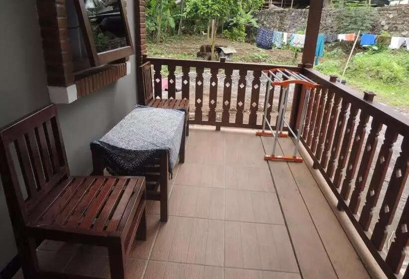 Hotelli Anang Bed & Breakfast Syariah By Ndalem Beong