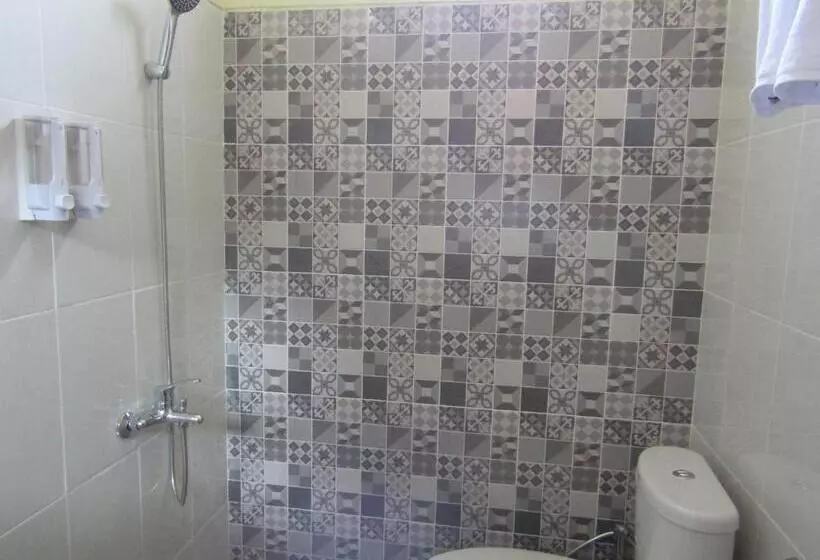 Hotelli Anang Bed & Breakfast Syariah By Ndalem Beong