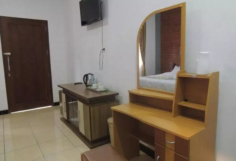 Hotelli Anang Bed & Breakfast Syariah By Ndalem Beong