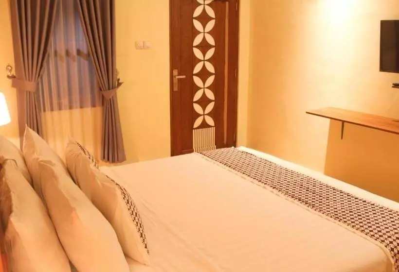 Hotelli Anang Bed & Breakfast Syariah By Ndalem Beong