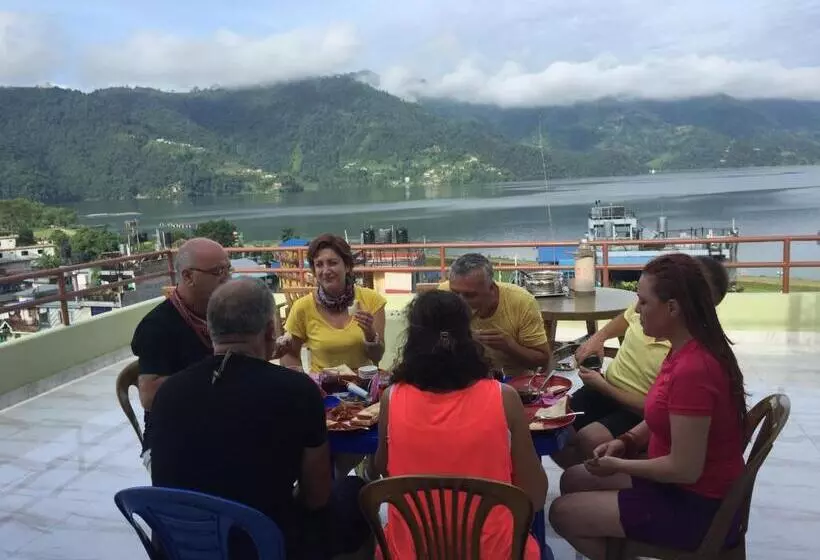 هتل Hello Inn Guest House & Apartment